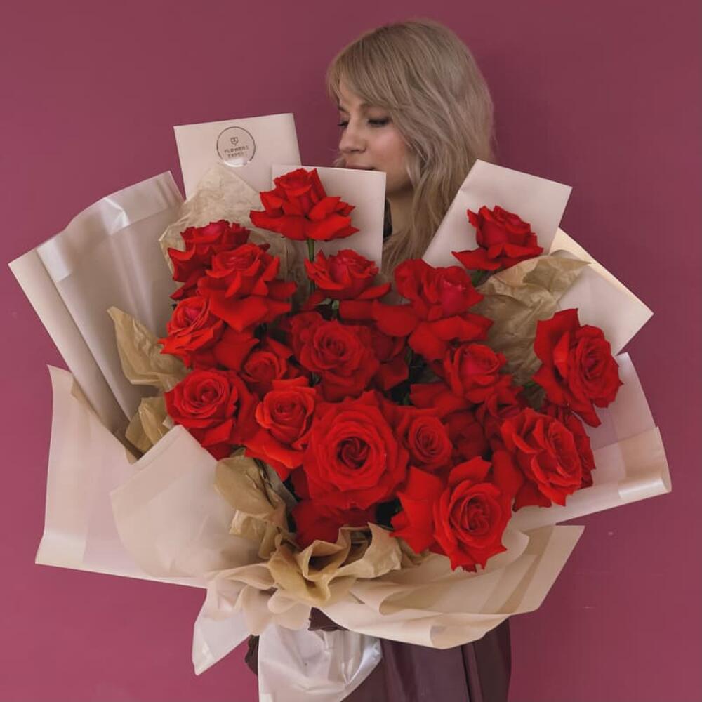 Букет из 25 вывернутых роз