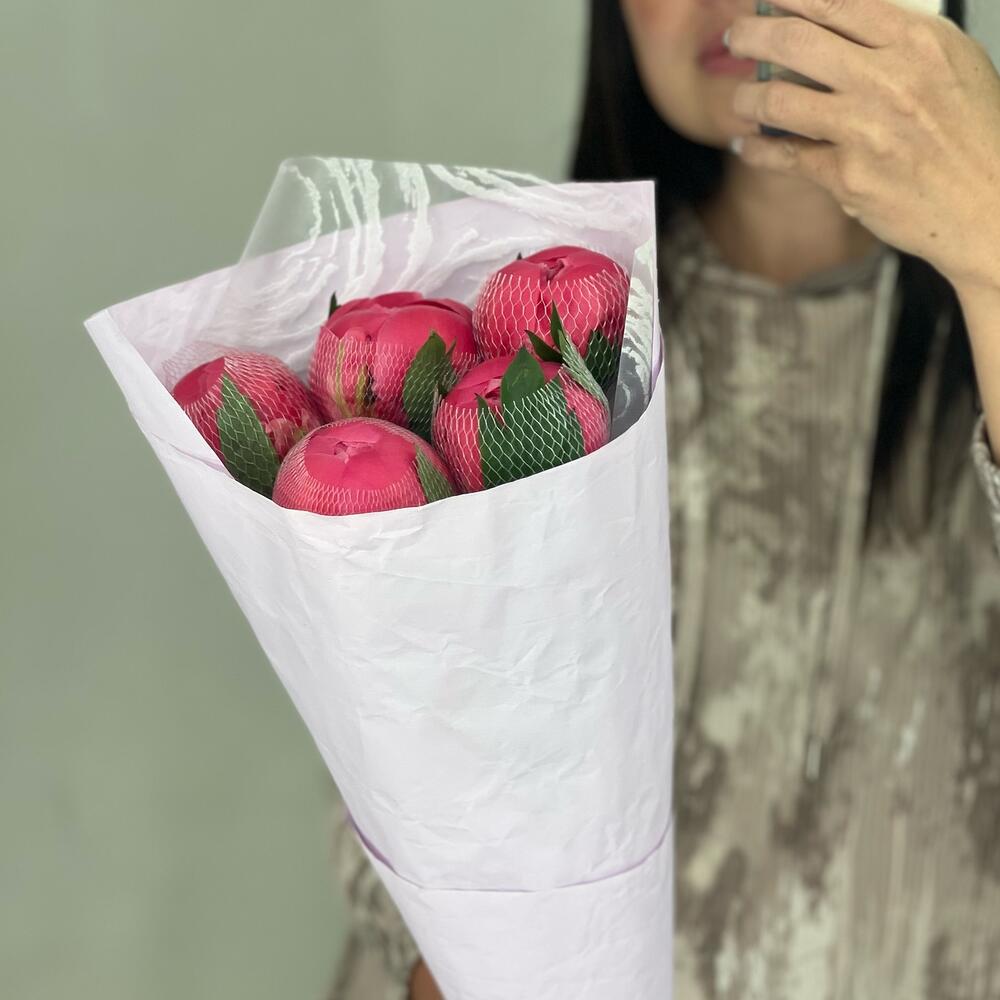 5 коралловых пионов